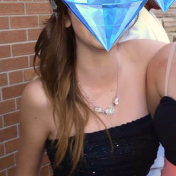 JOLIE Short fancy sparkly Black dress. Could be used for a grad/bridesmaid dress - Picture 6 of 6